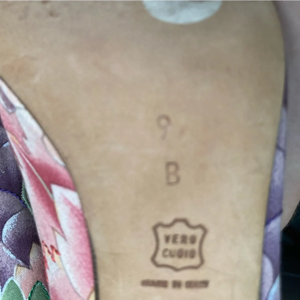 Paul Mayer Heals Stunning feather print! kitten heal pastel size 9‎